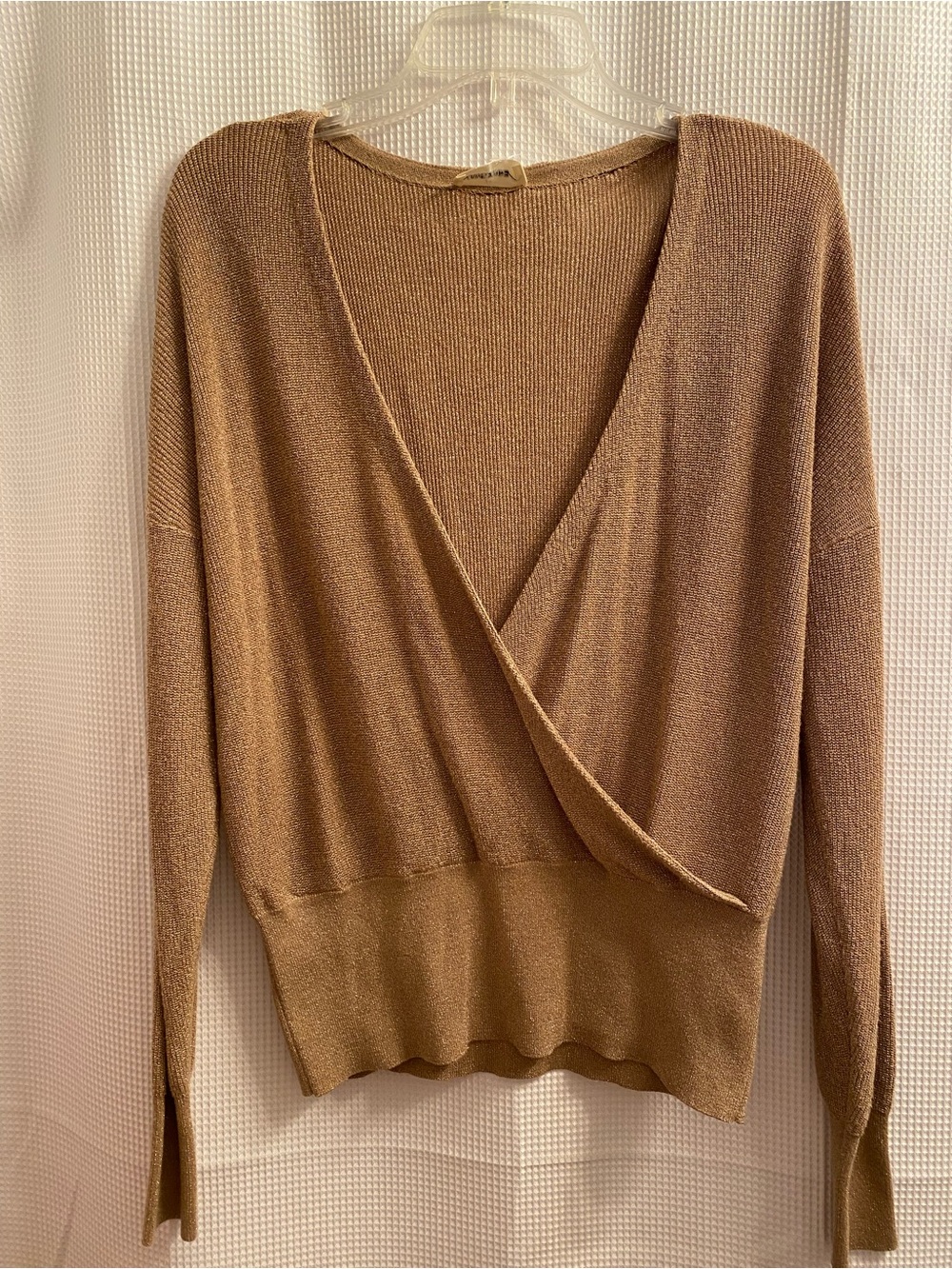 L'AGENCE Blair Crossover Pullover Biscotti Metallic - Picture 3 of 8